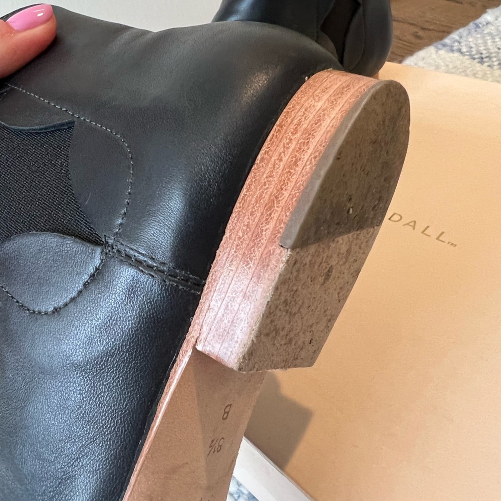 Loeffler Randall Scalloped Indie Bootie, Black, Size = 8.5 - Picture 6 of 7